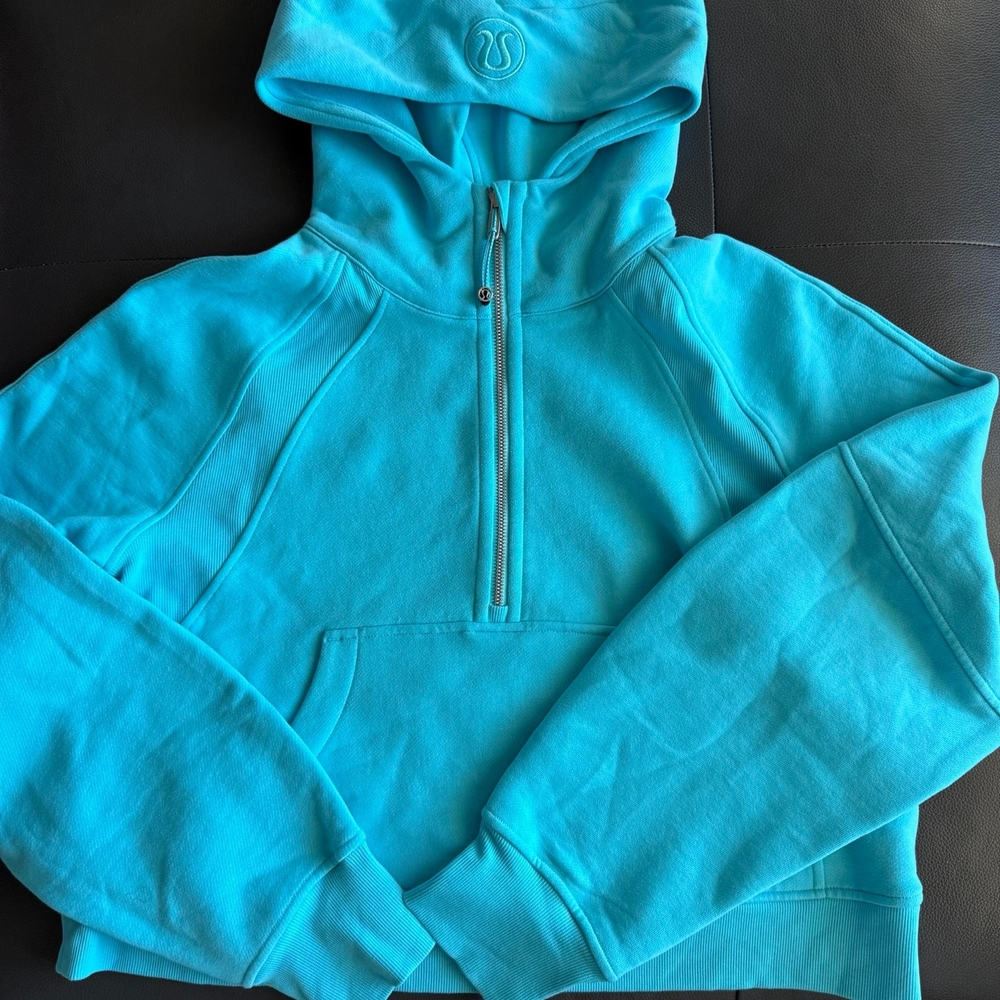 lululemon athletica Off-the-Shoulder Hoodie Pullover in Bright Teal
